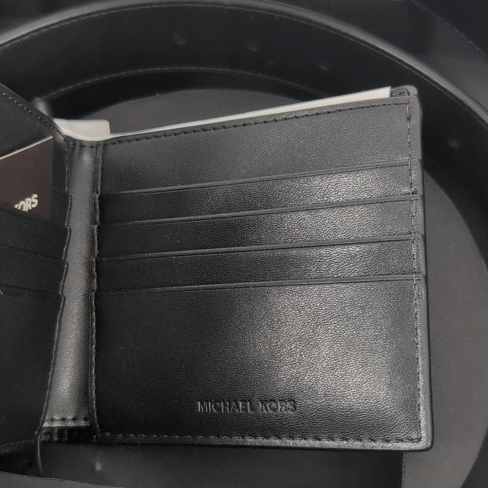 Belt & Wallet Set By Michael Kors NEW !!!